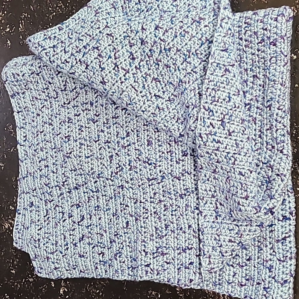 NWOT Hand crafted crochet baby blanket.  26 x 28 inches.
